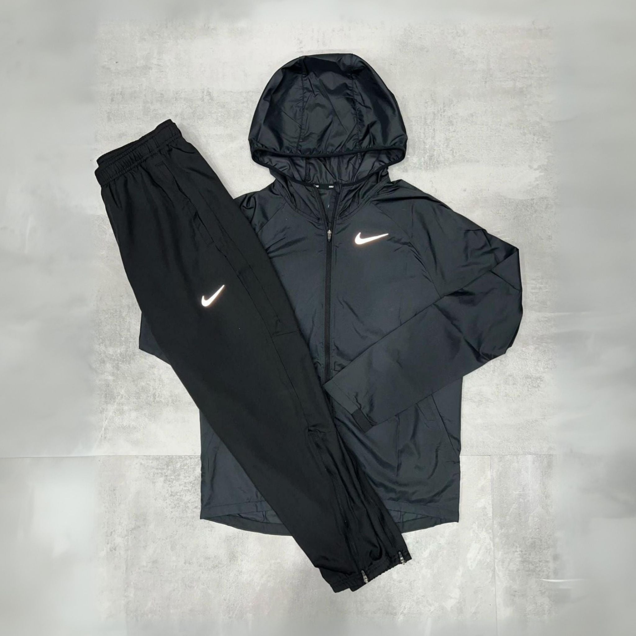 Nike Essential Black Challenger Set