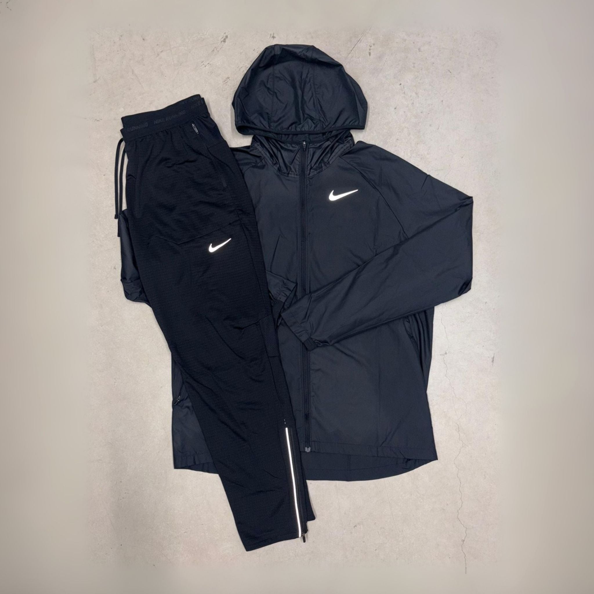 Nike Essential Black Phenom Set