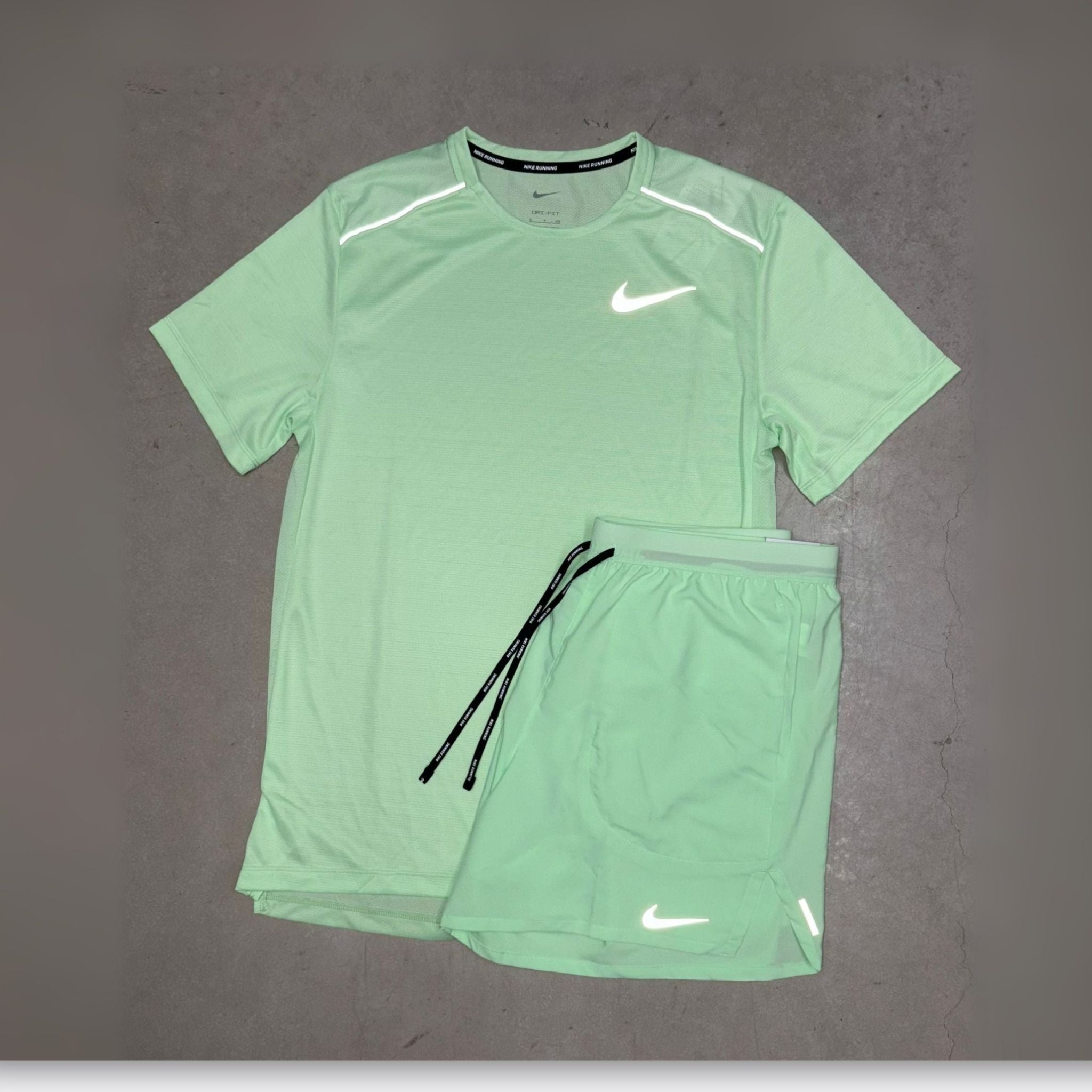Nike Vapour Green Flex Stride Set